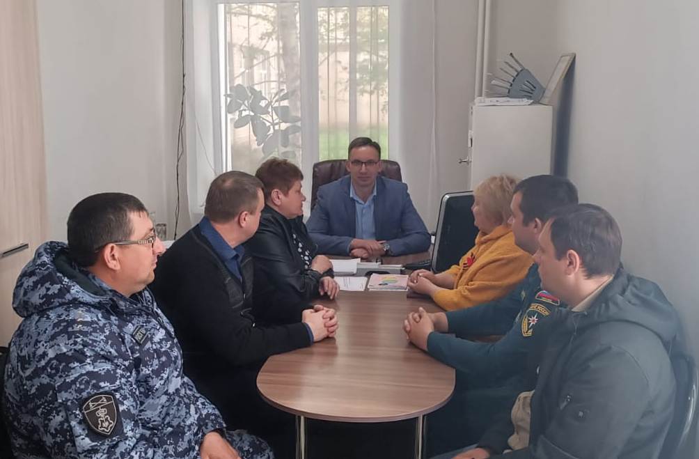 В образовательных организациях и Детском оздоровительном лагере  «Голубая ель» прошли антитеррористические учения.