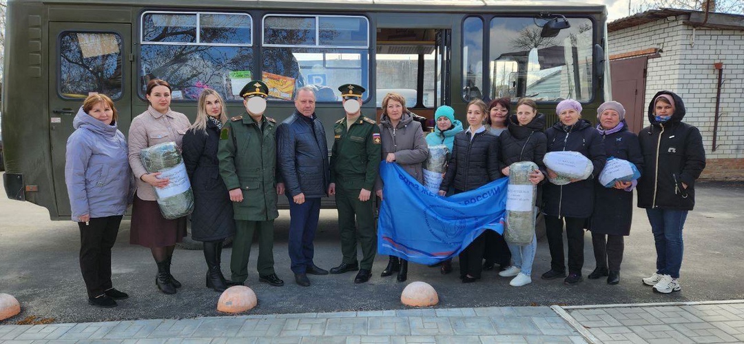 Военнослужащие Таманской дивизии привезли в Аркадак благодарственные письма и трофеи.