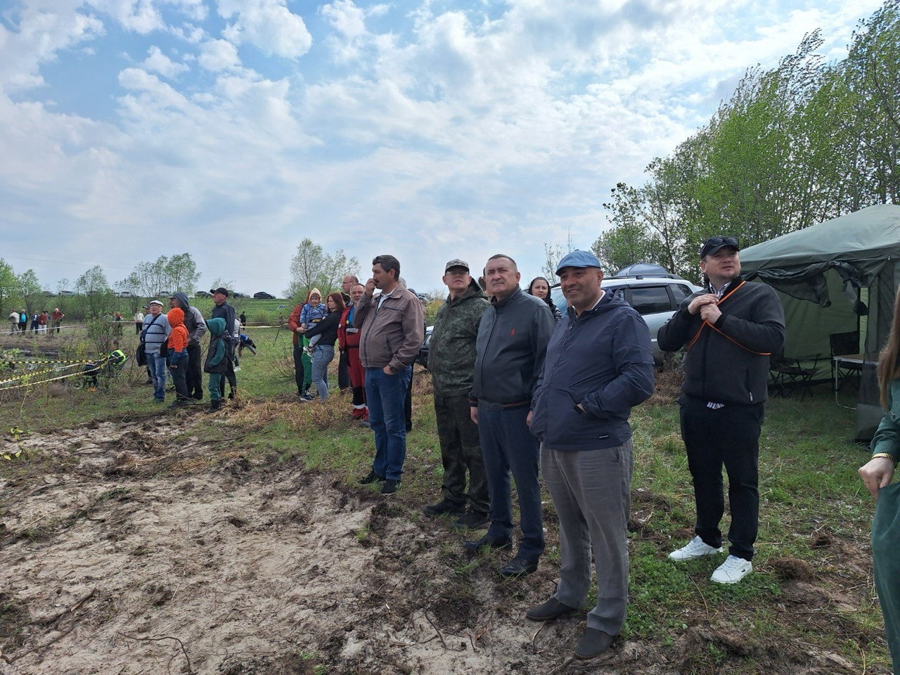 Сегодня прошли межрайонные кольцевые гонки на внедорожниках «Аркадакская диагональ» на приз депутата Саратовской областной Думы Василия Кравцова, которые стали вторым этапом чемпионата Саратовской области «Кубок 4x4»..