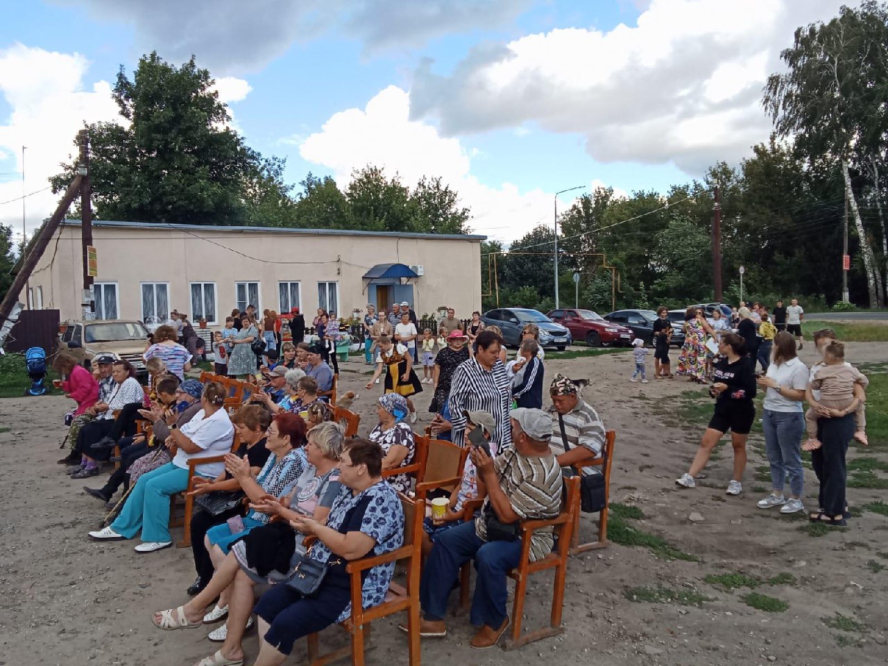 В селе Ольшанка Аркадакского района состоялось выездное мероприятие, посвящённое «Дню села»..